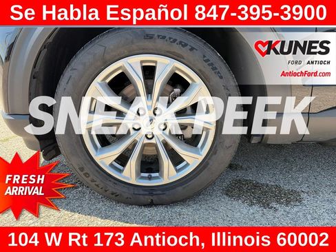 Used 2023 Ford Explorer Limited AWD/4WD image 16