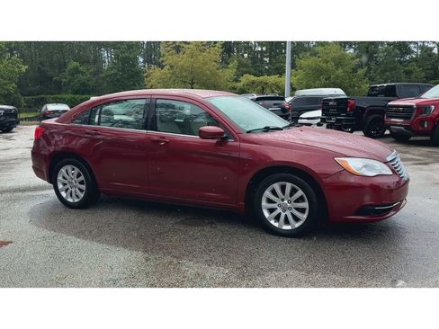 Used 2013 Chrysler 200 Touring FWD image 2