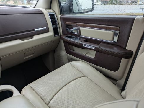 Used 2017 RAM 1500 Laramie w/ Convenience Group image 17