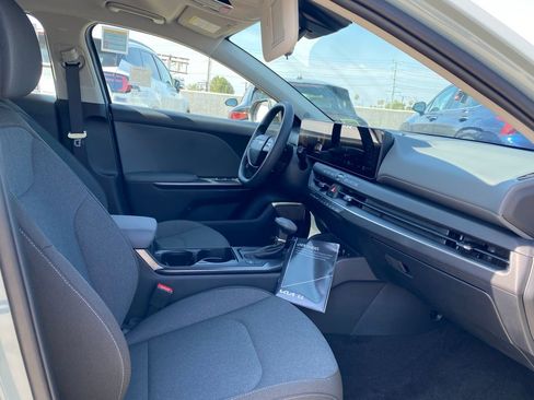 New 2026 Kia K4 FWD image 25