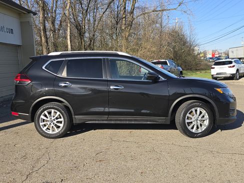 Used 2018 Nissan Rogue SV image 8