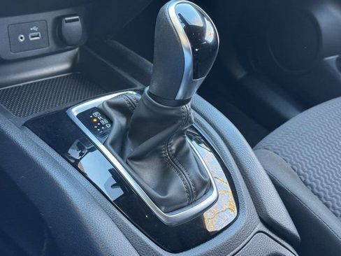 Used 2022 Nissan Rogue Sport S image 23