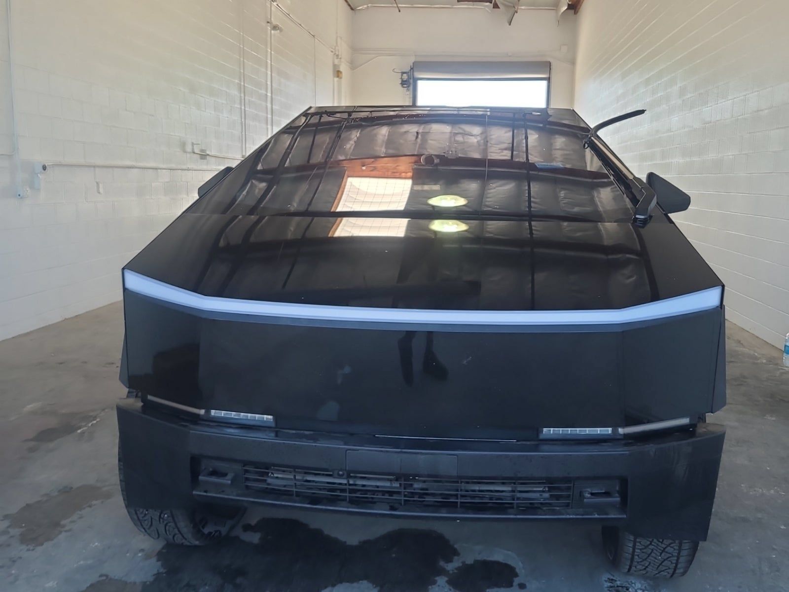 Used 2025 Tesla Cybertruck AWD Crew Cab image 5