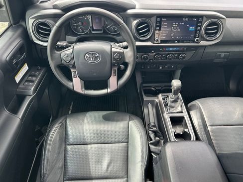 Used 2020 Toyota Tacoma TRD Off-Road w/ TRD Premium Off Road Package AWD/4WD image 23