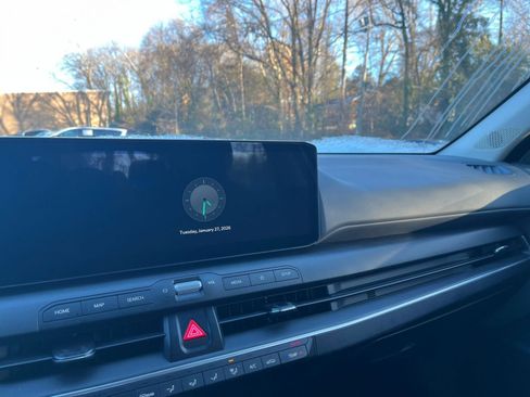 Used 2025 Kia K4 LXS image 17