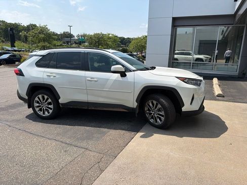 Used 2021 Toyota RAV4 XLE Premium AWD/4WD image 14