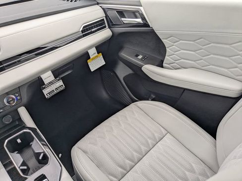 New 2026 Mitsubishi Outlander SEL FWD image 19