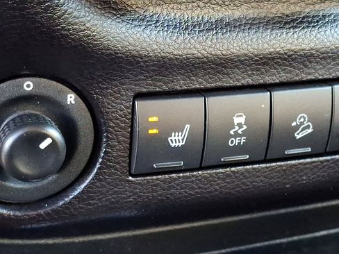 Used 2016 Jeep Wrangler Unlimited Sahara w/ Connectivity Group image 24