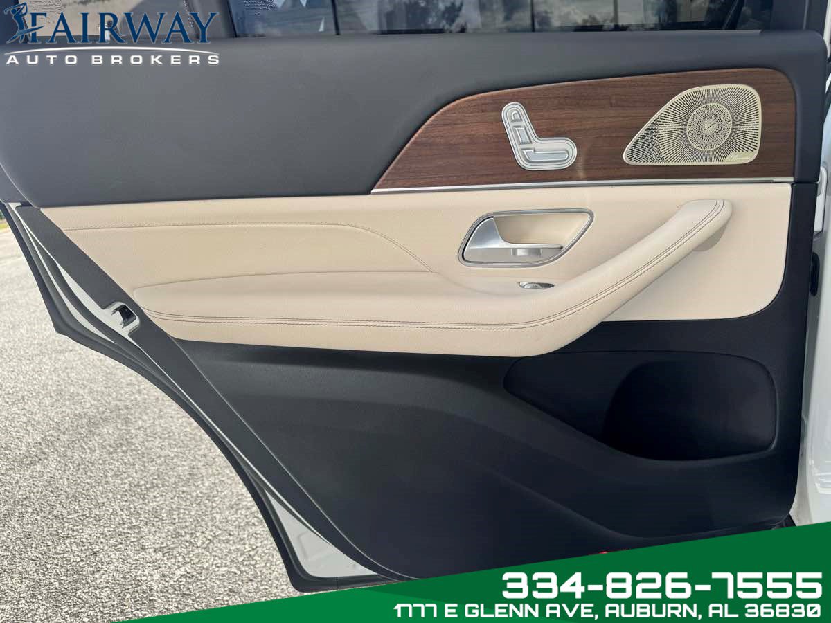 Used 2025 Mercedes-Benz GLS 450 4MATIC image 29