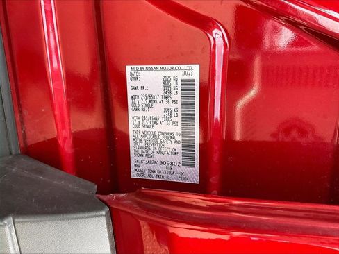 Used 2023 Nissan Rogue S image 30