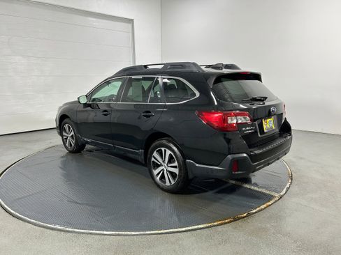 Used 2018 Subaru Outback 2.5i Limited image 18