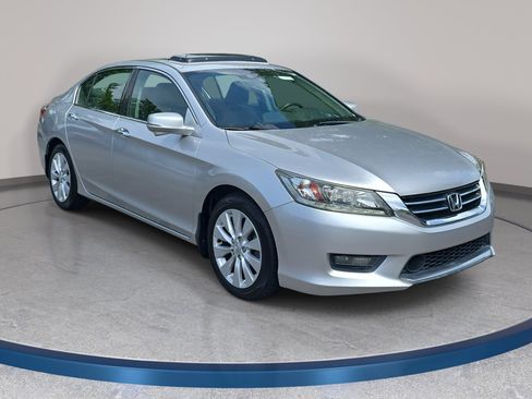 Used 2015 Honda Accord Touring image 3