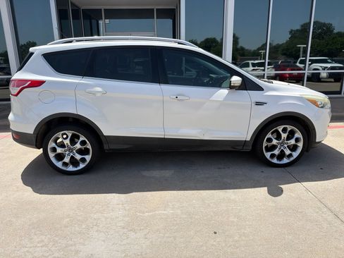 Used 2014 Ford Escape Titanium w/ Equipment Group 401A FWD image 4
