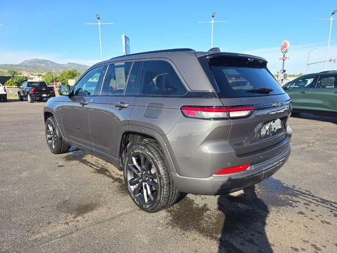 Used 2026 Jeep Grand Cherokee Limited AWD/4WD image 2