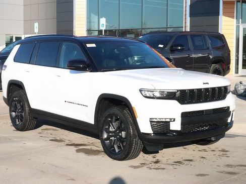 New 2025 Jeep Grand Cherokee L Limited image 1