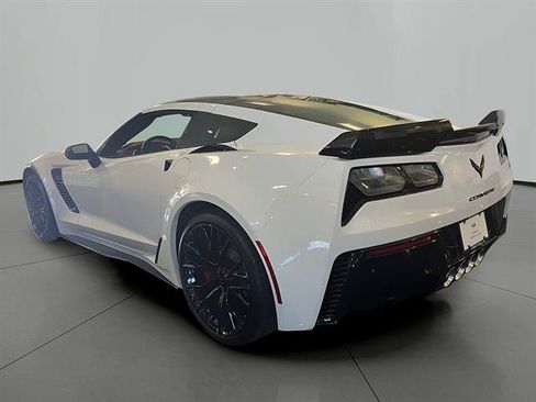 Used 2016 Chevrolet Corvette Z06 w/ 2LZ Preferred Equipment Group RWD image 2