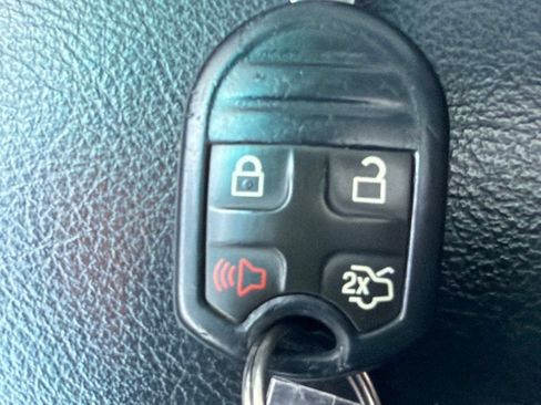 Used 2014 Ford Explorer XLT w/ Equipment Group 201A AWD/4WD image 22
