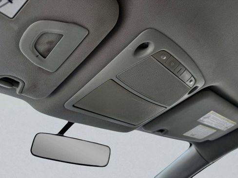 Used 2015 Nissan Rogue SV image 31