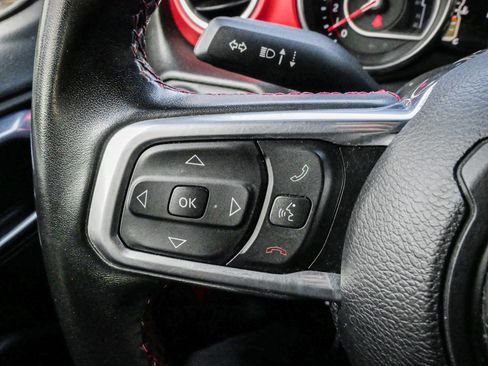 Used 2021 Jeep Gladiator Rubicon w/ LED Lighting Group AWD/4WD image 19