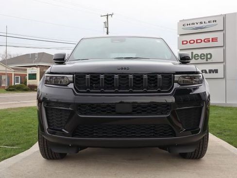New 2026 Jeep Grand Cherokee Altitude AWD/4WD image 7