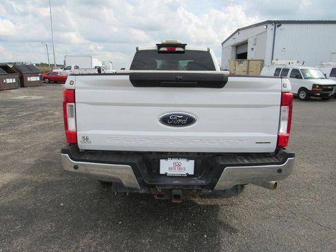 Used 2018 Ford F250 XL w/ Power Equipment Group RWD image 4