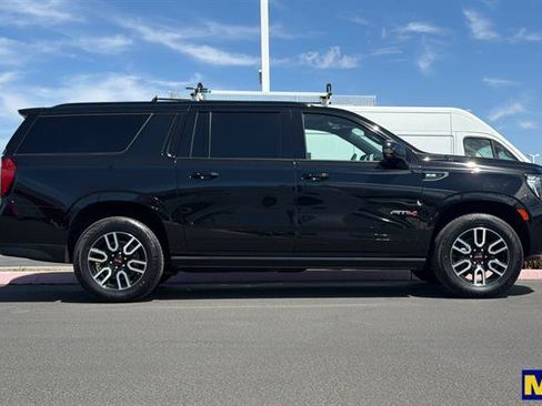 Used 2023 GMC Yukon XL AT4 w/ AT4 Premium Package AWD/4WD image 3