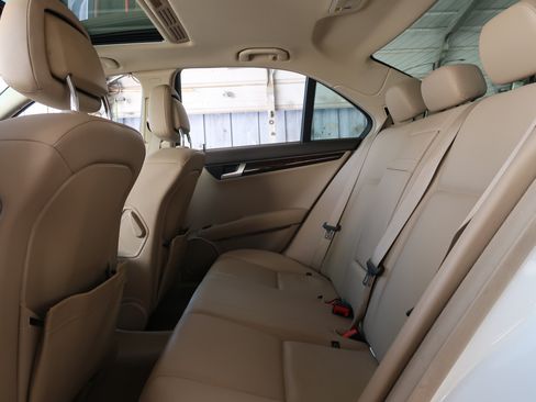 Used 2013 Mercedes-Benz C 250 Sedan image 31