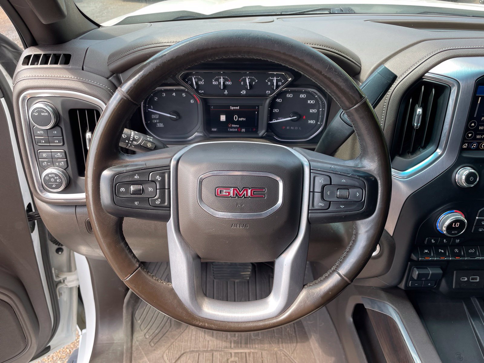 Used 2021 GMC Sierra 1500 SLT AWD/4WD image 18
