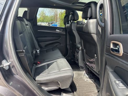 Used 2017 Jeep Grand Cherokee Limited AWD/4WD image 30