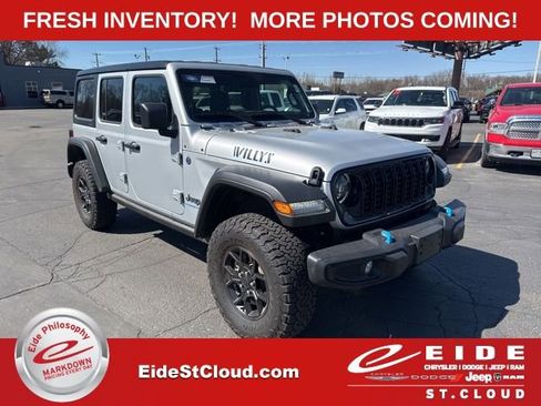 Used 2024 Jeep Wrangler Unlimited image 1