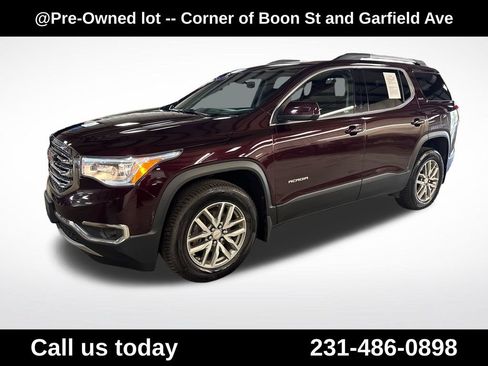 Used 2017 GMC Acadia SLE AWD/4WD image 1