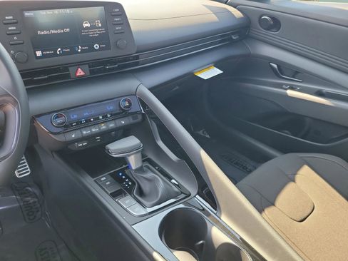 New 2026 Hyundai Elantra SEL Sport Premium FWD image 22