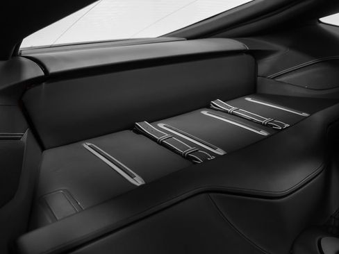 Used 2014 Ferrari F12 Berlinetta RWD image 21