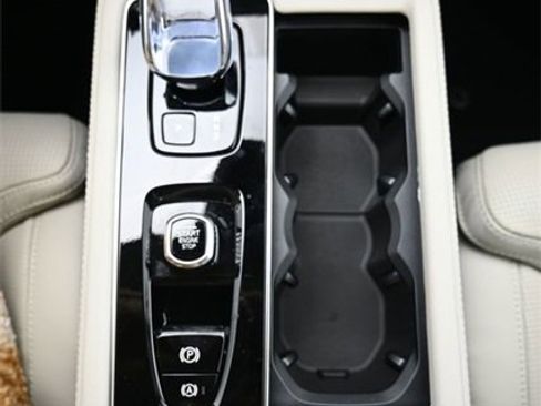 New 2026 Volvo XC90 B6 Ultra image 11