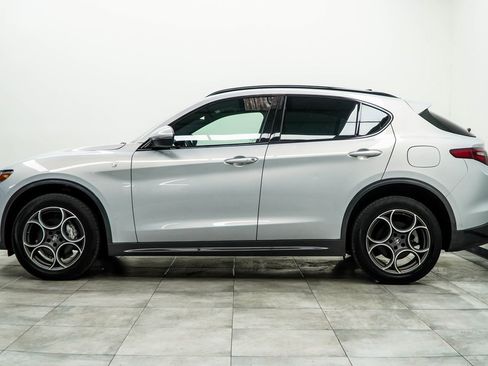 Used 2023 Alfa Romeo Stelvio Ti image 8