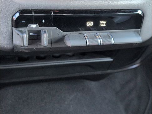 Used 2024 RAM 2500 Big Horn image 17