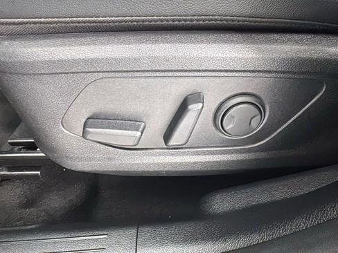 Used 2025 Kia Sportage X-Line w/ Premium Package image 11