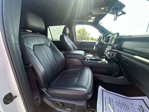 Used 2024 Ford Expedition Limited AWD/4WD image 32