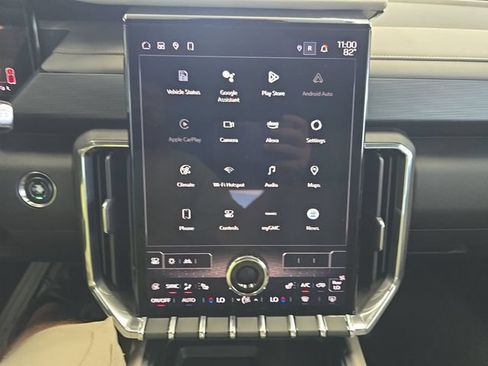 Certified 2024 GMC Acadia Elevation AWD/4WD image 15