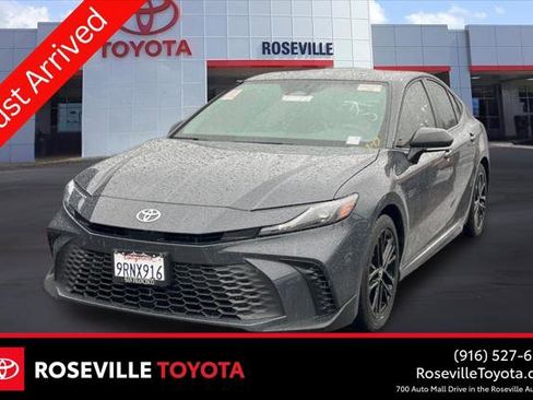 Certified 2025 Toyota Camry SE w/ Convenience Package image 1