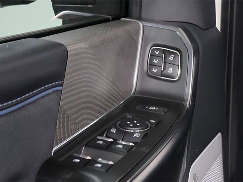 Used 2025 Ford F350 Platinum image 24