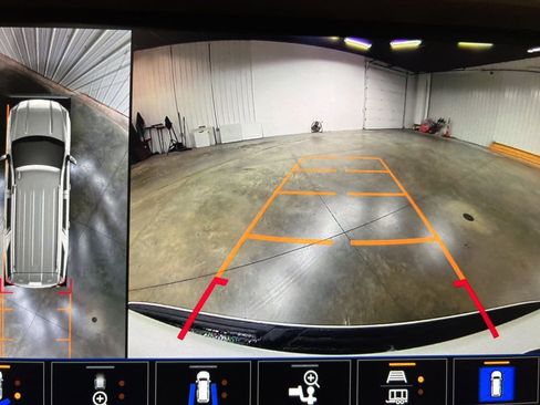 Certified 2022 GMC Yukon XL Denali w/ Advanced Technology Package image 19