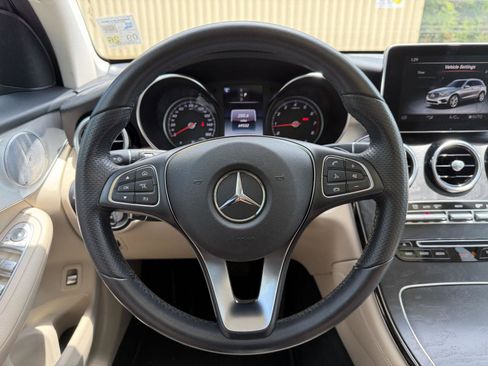 Used 2019 Mercedes-Benz GLC 300 image 10