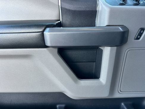Used 2019 Ford F150 XLT image 10