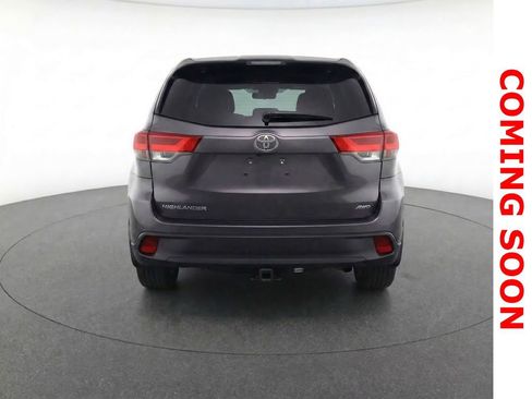 Used 2018 Toyota Highlander LE image 9