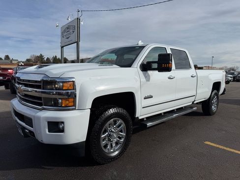 Used 2019 Chevrolet Silverado 3500 High Country w/ Duramax Plus Package image 7