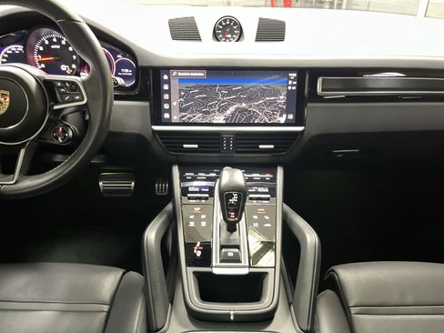 Used 2023 Porsche Cayenne GTS image 30