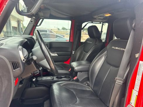 Used 2015 Jeep Wrangler Unlimited Rubicon AWD/4WD image 9