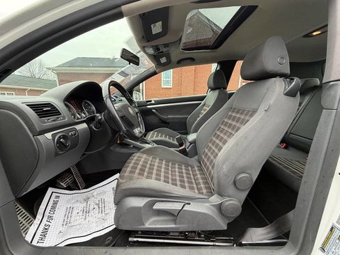 Used 2009 Volkswagen GTI Base PZEV 2dr Hatchback 6A image 11