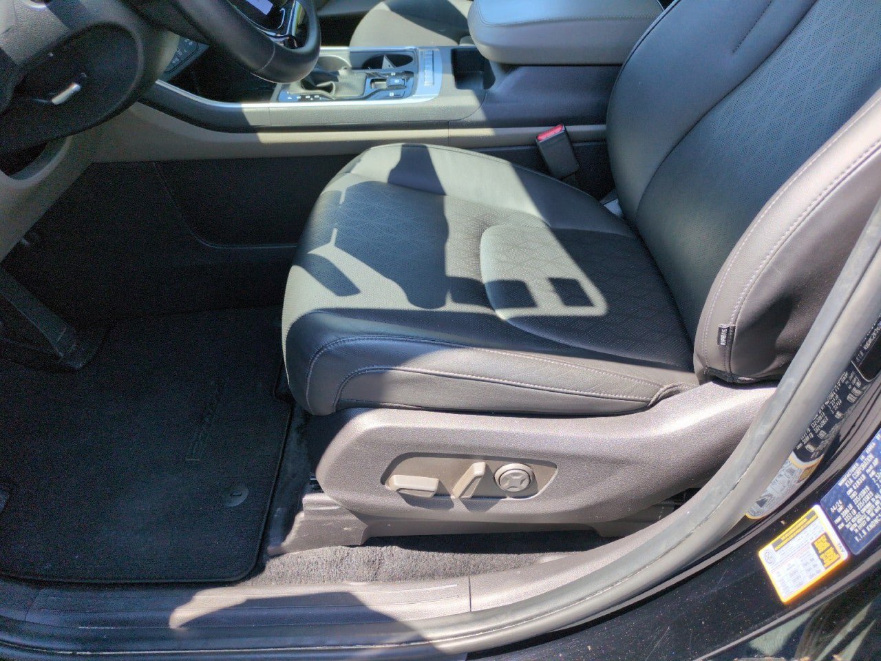 Certified 2025 Kia Carnival EX FWD image 13